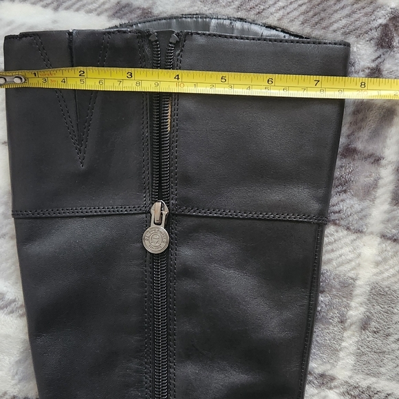 Etienne Aigner boots - Picture 16 of 16